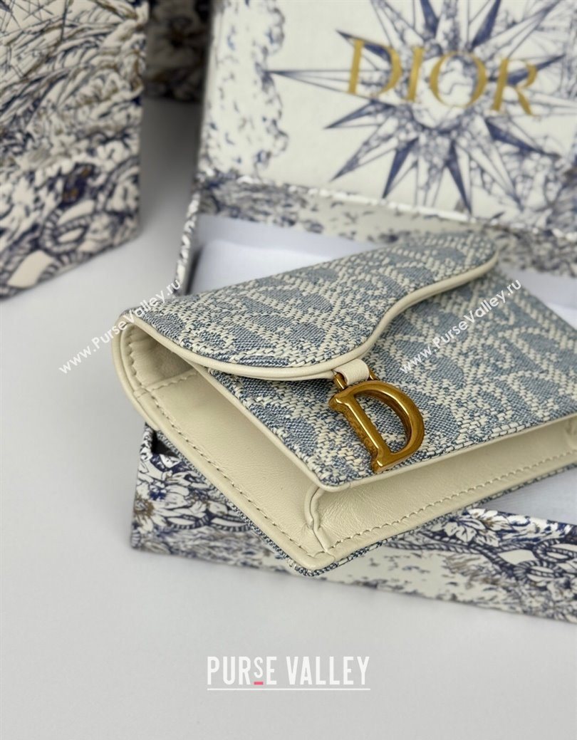 Dior Saddle Bloom Card Holder in Blue Dior Oblique Chambray with Raffia Effect and White Smooth Calfskin 2025 (XXG-250627088)