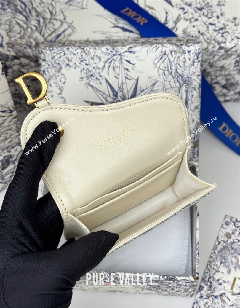 Dior Saddle Bloom Card Holder in Blue Dior Oblique Chambray with Raffia Effect and White Smooth Calfskin 2025 (XXG-250627088)