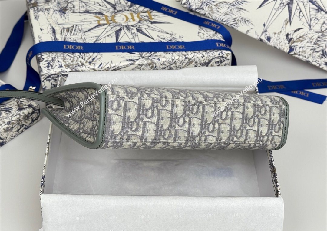 Dior 30 Montaigne Dea Pouch in Oblique Jacquard Grey 2025 (XXG-250627097)