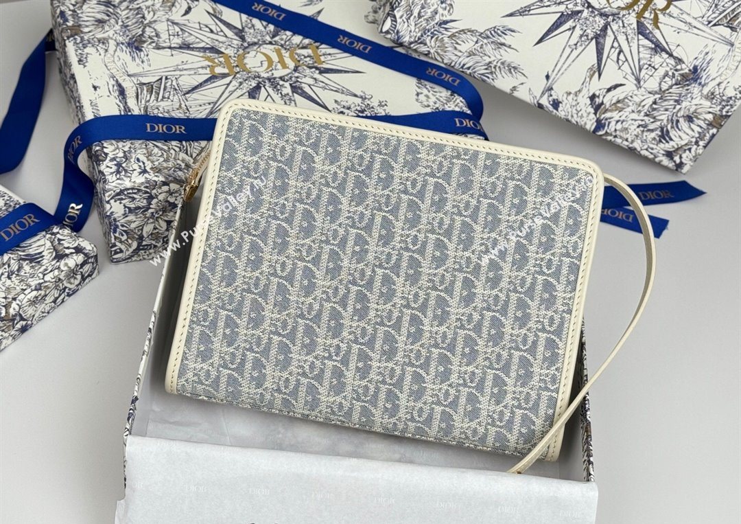Dior 30 Montaigne Dea Pouch in Blue Dior Oblique Chambray with Raffia Effect and White Smooth Calfskin 2025 (XXG-250627098)