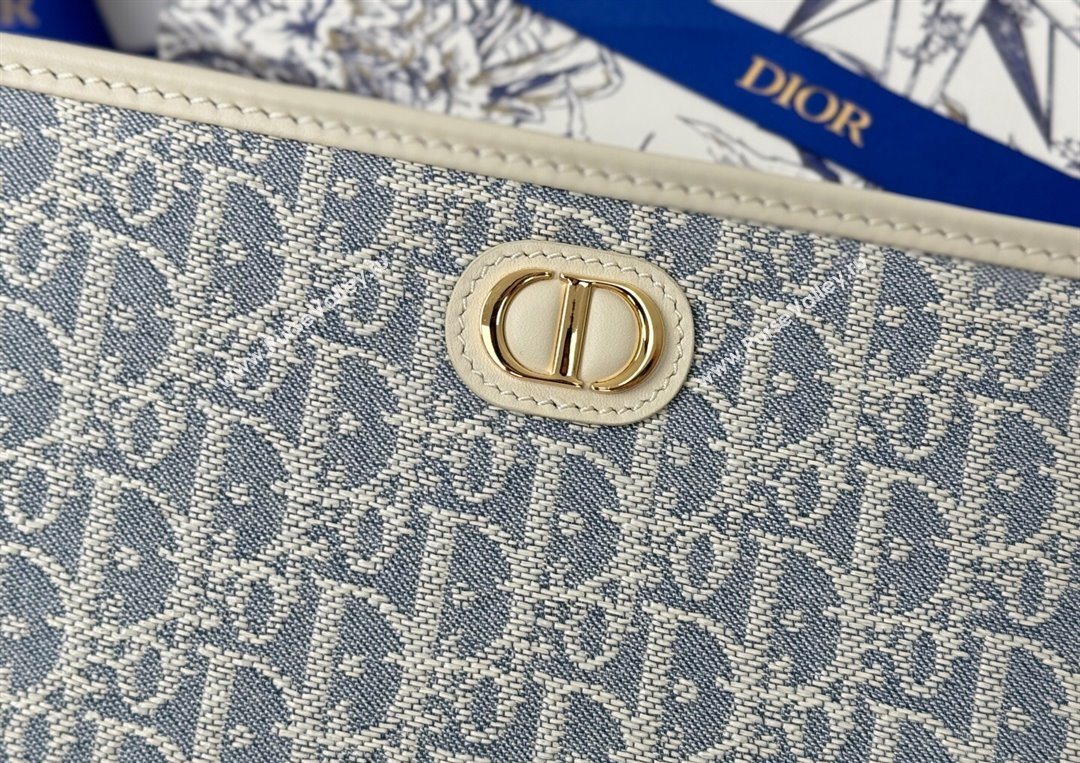Dior 30 Montaigne Dea Pouch in Blue Dior Oblique Chambray with Raffia Effect and White Smooth Calfskin 2025 (XXG-250627098)