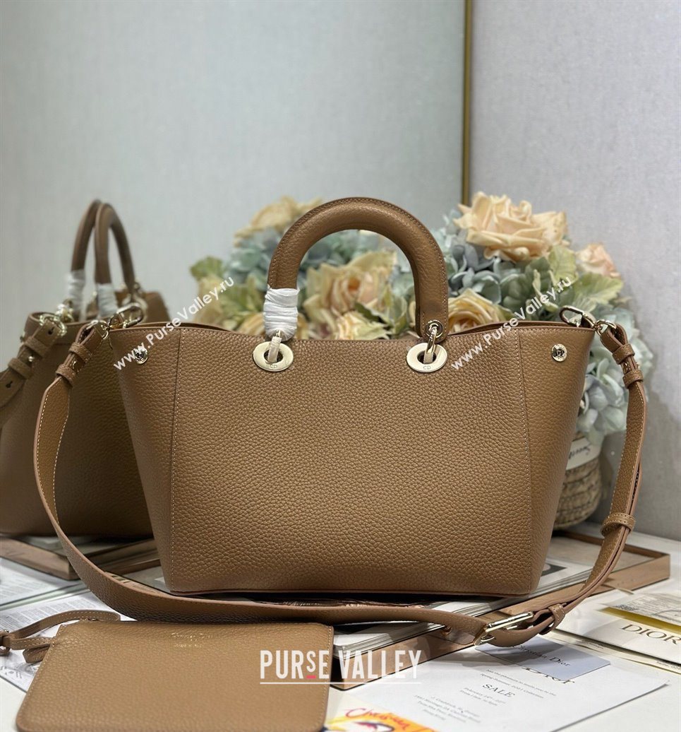 Dior Toujours Medium Bag in Litchi Grained Calfskin Brown 2025 1188 (XXG-250627103)