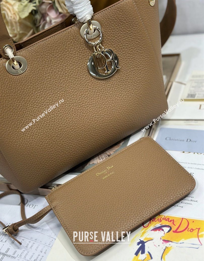 Dior Toujours Medium Bag in Litchi Grained Calfskin Brown 2025 1188 (XXG-250627103)