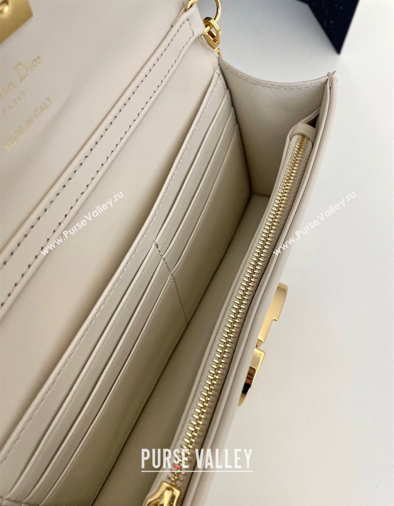 Dior Miss Montaigne Chain Mini Bag in Blue Oblique Chambray with Raffia Effect and White Calfskin 2025 (XXG-250627078)