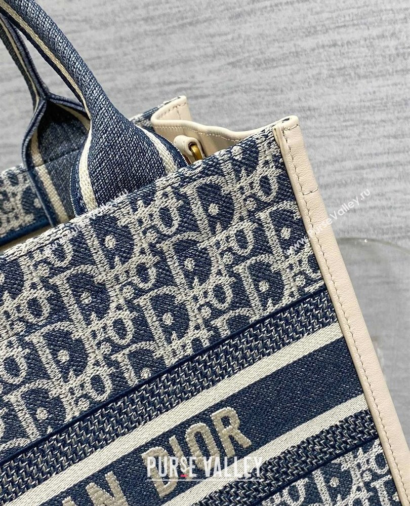 Dior Small Dior Book Tote Bag in Dior Oblique Chambray-Effect Embroidery Blue/White 2025 (XXG-250806046)