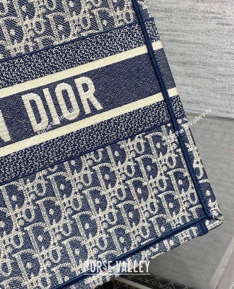 Dior Medium Dior Book Tote Bag in Blue Dior Oblique Chambray-Effect Embroidery 2025 M1296ZEEO (XXG-250806045)
