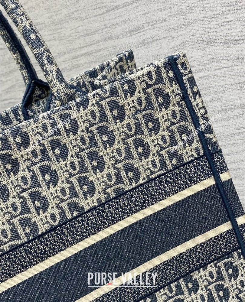 Dior Medium Dior Book Tote Bag in Blue Dior Oblique Chambray-Effect Embroidery 2025 M1296ZEEO (XXG-250806045)