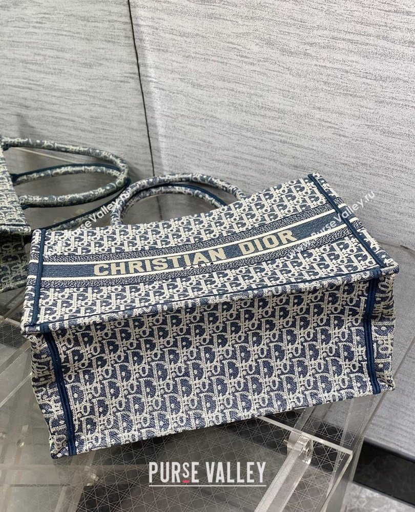 Dior Medium Dior Book Tote Bag in Blue Dior Oblique Chambray-Effect Embroidery 2025 M1296ZEEO (XXG-250806045)