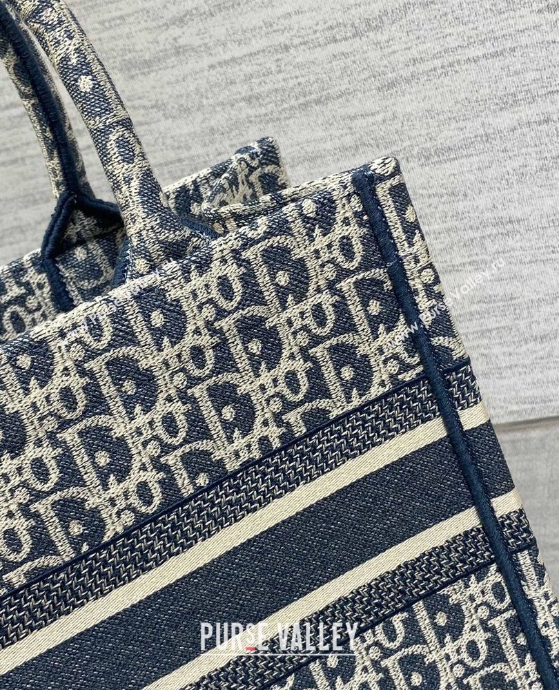 Dior Small Dior Book Tote Bag in Blue Dior Oblique Chambray-Effect Embroidery 2025 M1296ZEEO (XXG-250806047)