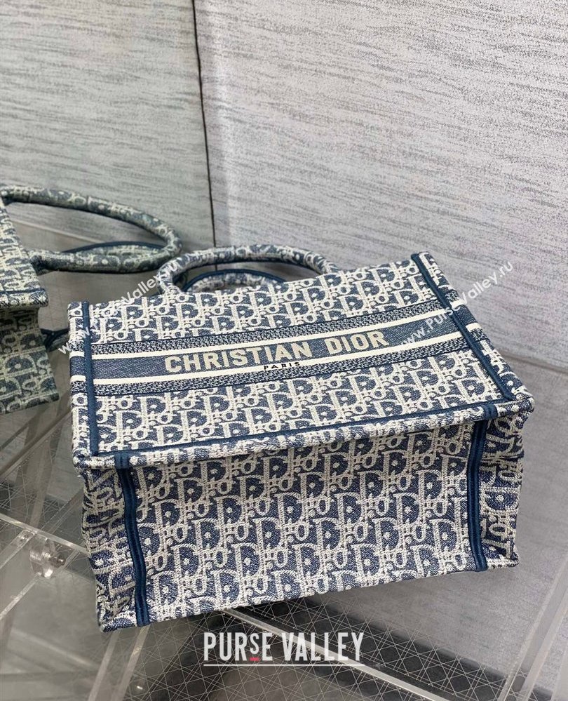 Dior Small Dior Book Tote Bag in Blue Dior Oblique Chambray-Effect Embroidery 2025 M1296ZEEO (XXG-250806047)