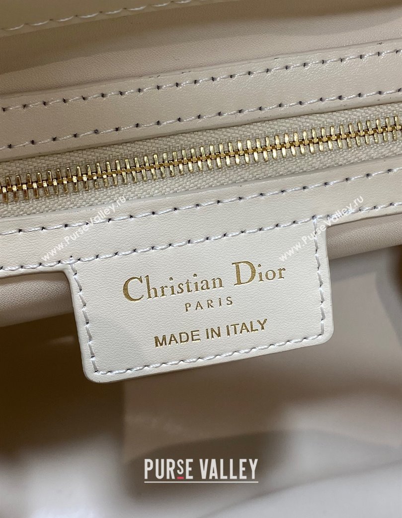 Dior Small D-Motion Bag in Macrocannage Lambskin Ivory White 2025 2851 (XXG-250806007)