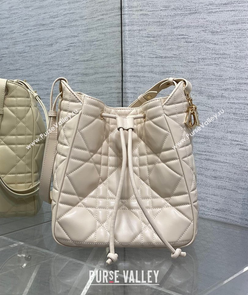 Dior Medium D-Motion Bag in Macrocannage Lambskin Ivory White 2025 0806 (XXG-250806002)