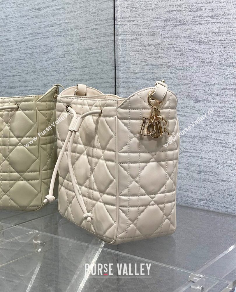 Dior Medium D-Motion Bag in Macrocannage Lambskin Ivory White 2025 0806 (XXG-250806002)