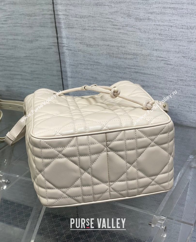 Dior Medium D-Motion Bag in Macrocannage Lambskin Ivory White 2025 0806 (XXG-250806002)
