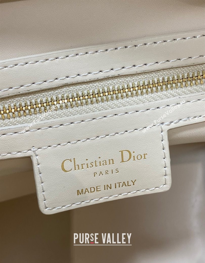 Dior Medium D-Motion Bag in Macrocannage Lambskin Ivory White 2025 0806 (XXG-250806002)