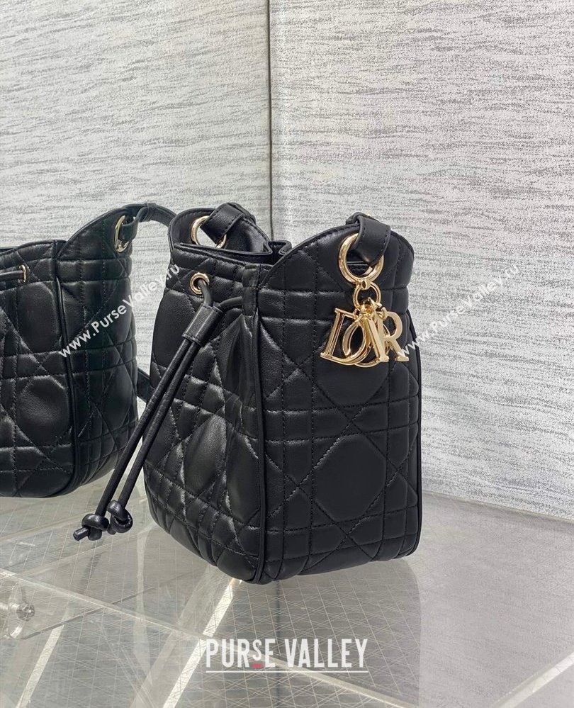Dior Small D-Motion Bag in Macrocannage Lambskin Black 2025 2851 (XXG-250806009)
