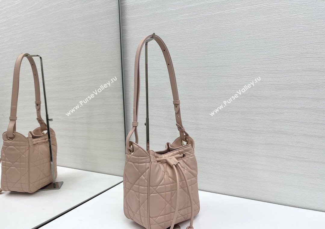 Dior Small D-Motion Bag in Macrocannage Lambskin Powder Pink 2025 2851 (XXG-250806006)