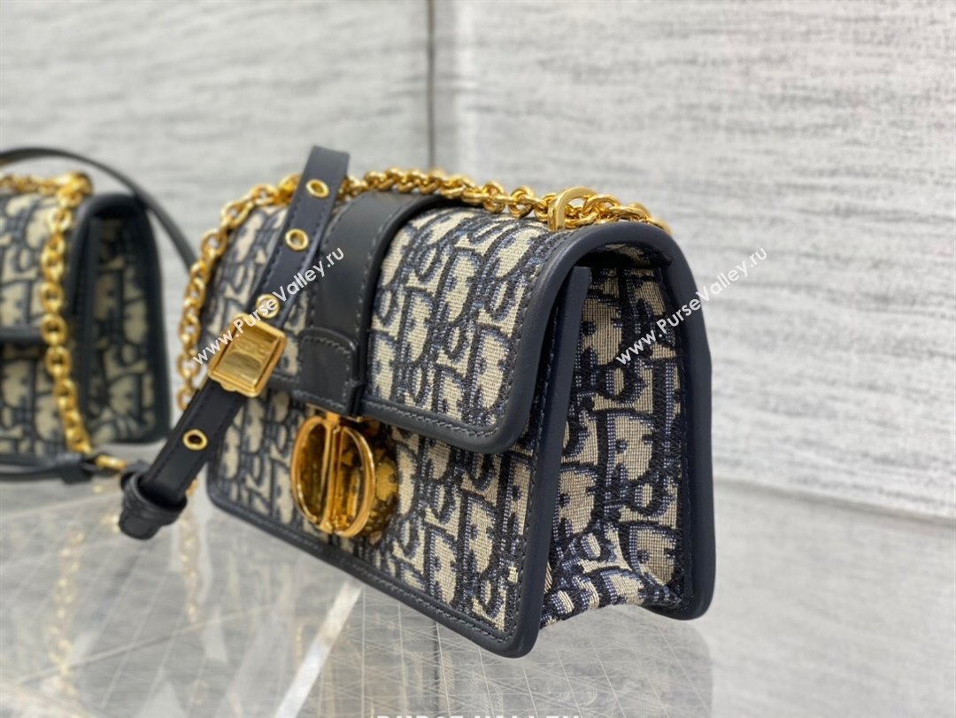 Dior 30 Montaigne East-West Bag with Chain in Blue Dior Oblique Jacquard 2025 M9073 (XXG-250806111)