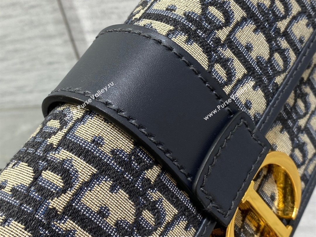 Dior 30 Montaigne East-West Bag with Chain in Blue Dior Oblique Jacquard 2025 M9073 (XXG-250806111)