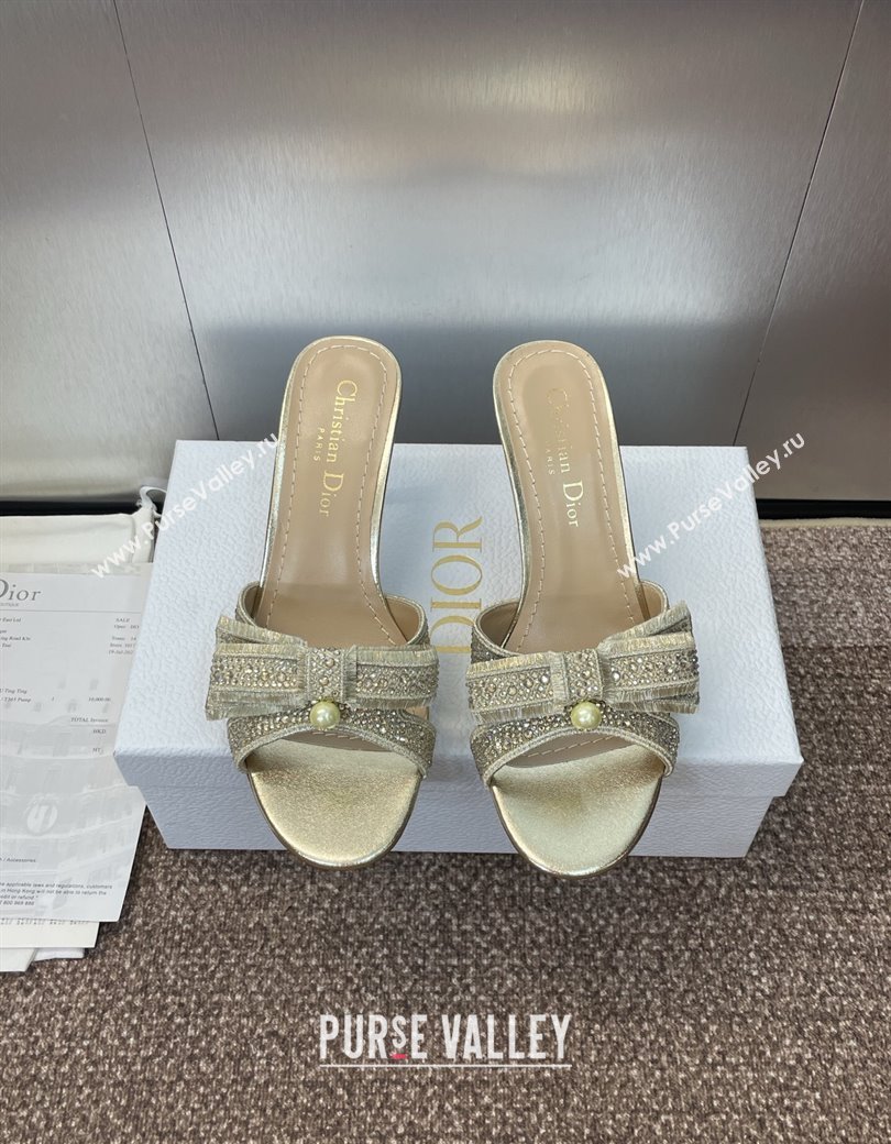 Dior Or Adiorable Heeled Slides Sandal 7cm in Embroidered Cotton and Lambskin with Strass, Pearls and Bow Gold 2025 (JC-25082203
