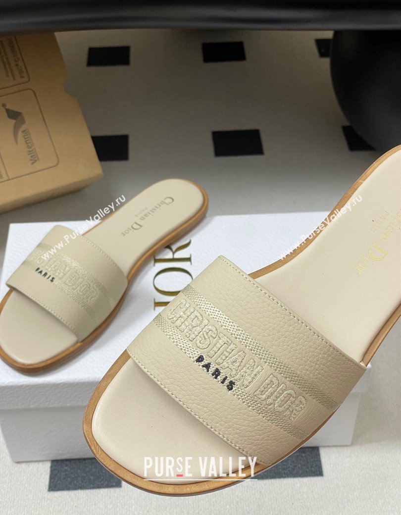 Dior Dway Flat Slides Sandal in Grained Calfskin Leather Light Beige 2025 S03W (MD-250822067)