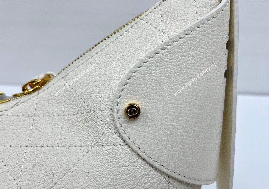 Dior Small Voyage Bag in Flat Macrocannage Grained Calfskin Leather White 2025 2845 (XXG-250929117)