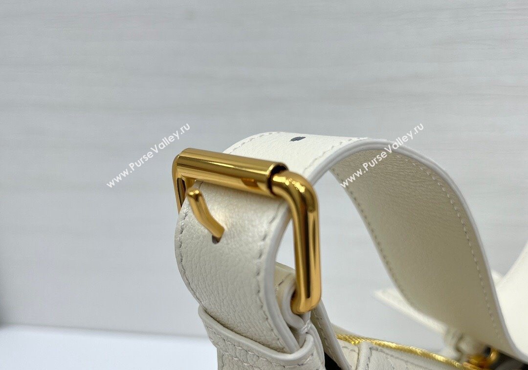 Dior Small Voyage Bag in Flat Macrocannage Grained Calfskin Leather White 2025 2845 (XXG-250929117)