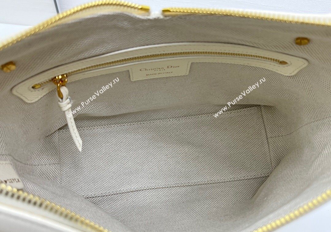 Dior Small Voyage Bag in Flat Macrocannage Grained Calfskin Leather White 2025 2845 (XXG-250929117)