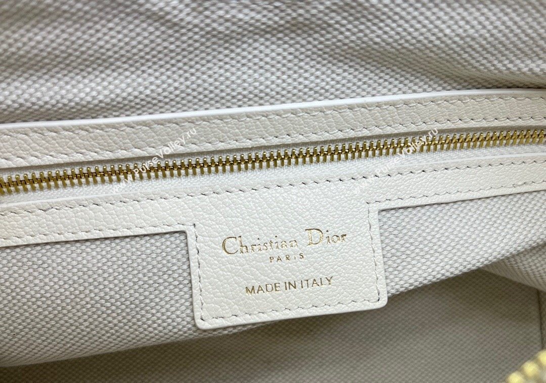 Dior Small Voyage Bag in Flat Macrocannage Grained Calfskin Leather White 2025 2845 (XXG-250929117)