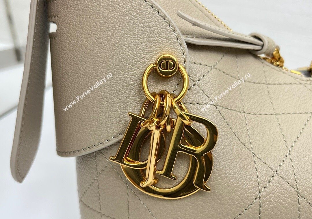 Dior Small Voyage Bag in Flat Macrocannage Grained Calfskin Leather Beige Yellow 2025 2845 (XXG-250929118)