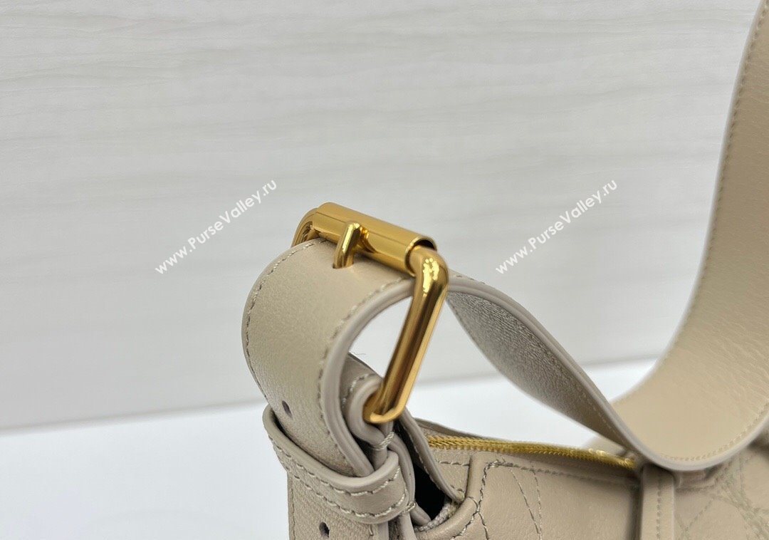 Dior Small Voyage Bag in Flat Macrocannage Grained Calfskin Leather Beige Yellow 2025 2845 (XXG-250929118)