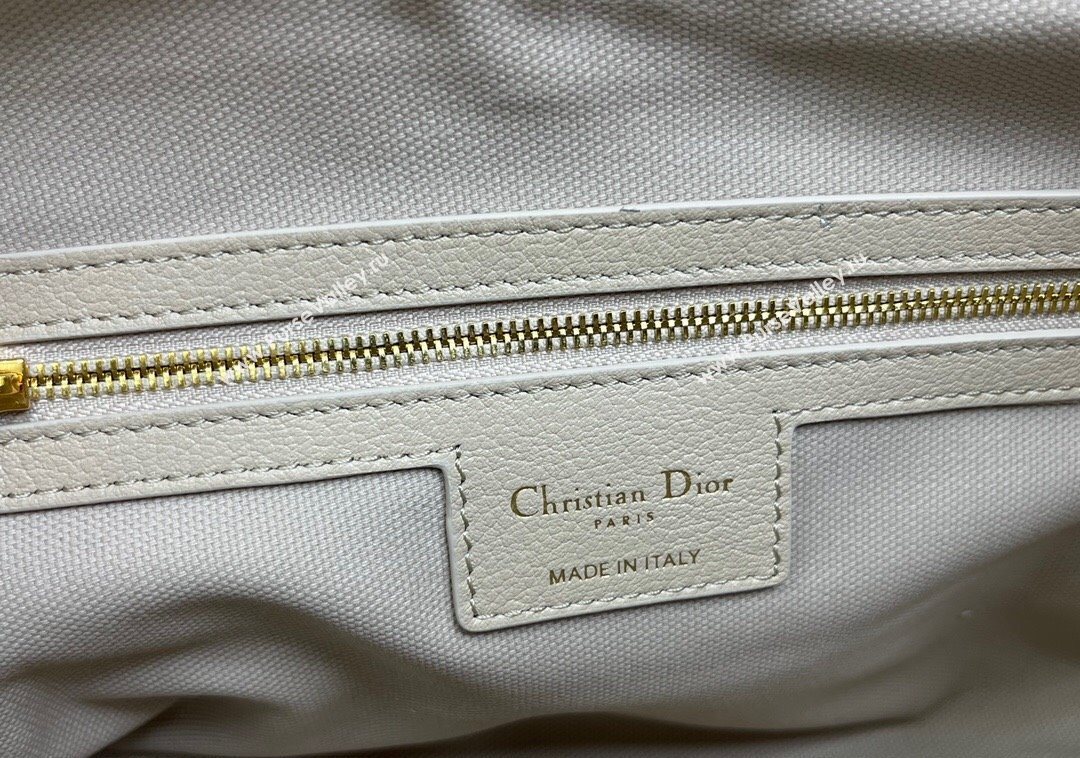 Dior Small Voyage Bag in Flat Macrocannage Grained Calfskin Leather Beige Yellow 2025 2845 (XXG-250929118)