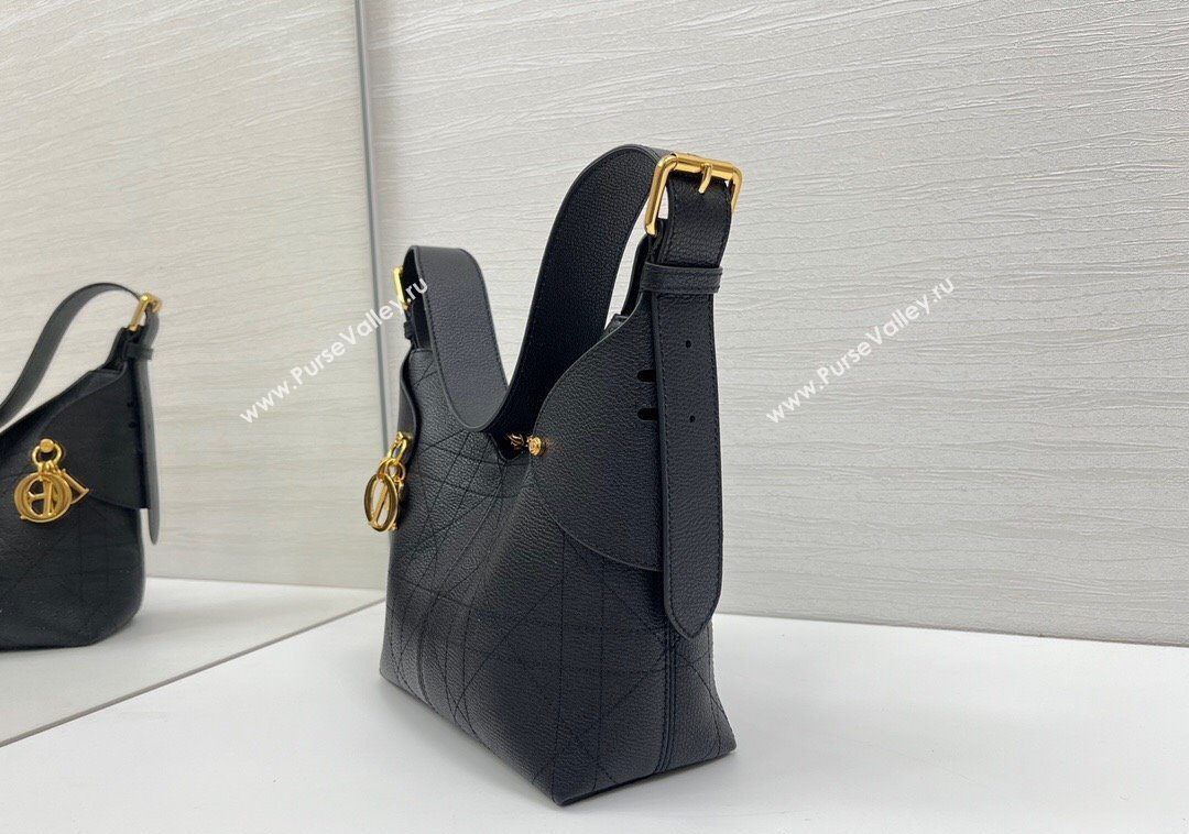 Dior Small Voyage Bag in Flat Macrocannage Grained Calfskin Leather Black 2025 2845 (XXG-250929119)