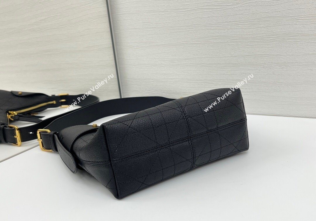 Dior Small Voyage Bag in Flat Macrocannage Grained Calfskin Leather Black 2025 2845 (XXG-250929119)