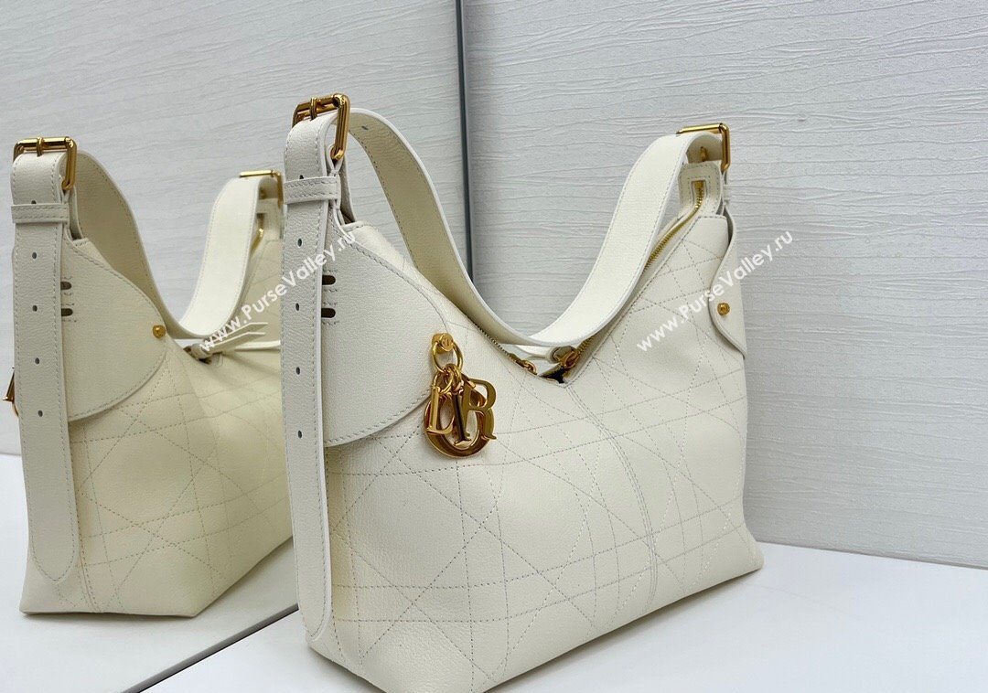 Dior Medium Voyage Bag in Flat Macrocannage Grained Calfskin Leather White 2025 2846 (XXG-250929123)