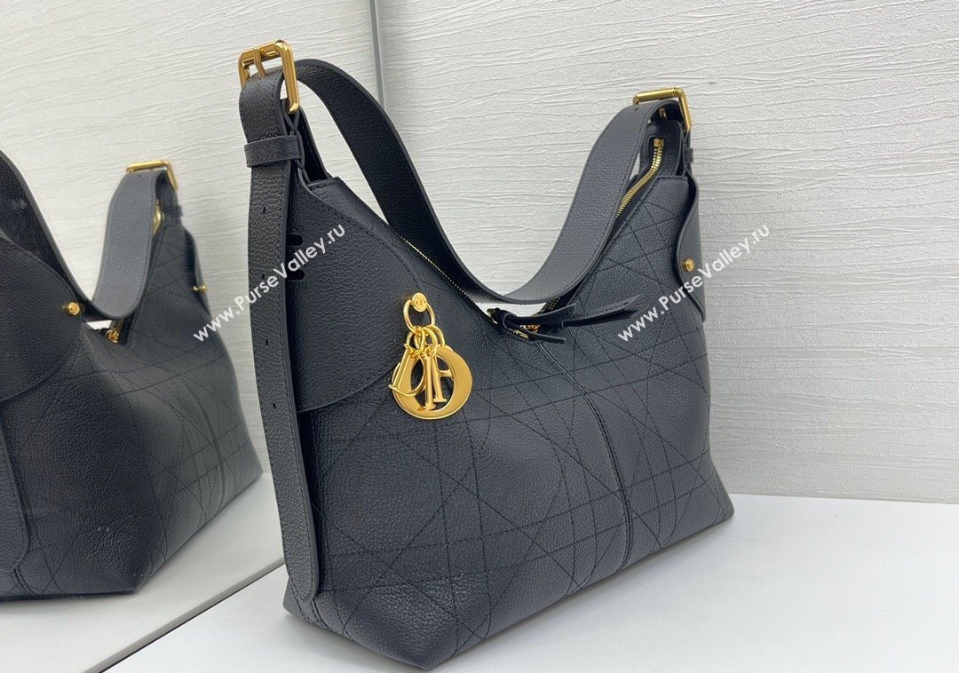 Dior Medium Voyage Bag in Flat Macrocannage Grained Calfskin Leather Black 2025 2846 (XXG-250929125)