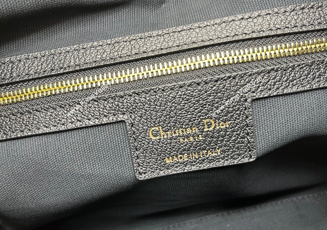 Dior Medium Voyage Bag in Flat Macrocannage Grained Calfskin Leather Black 2025 2846 (XXG-250929125)