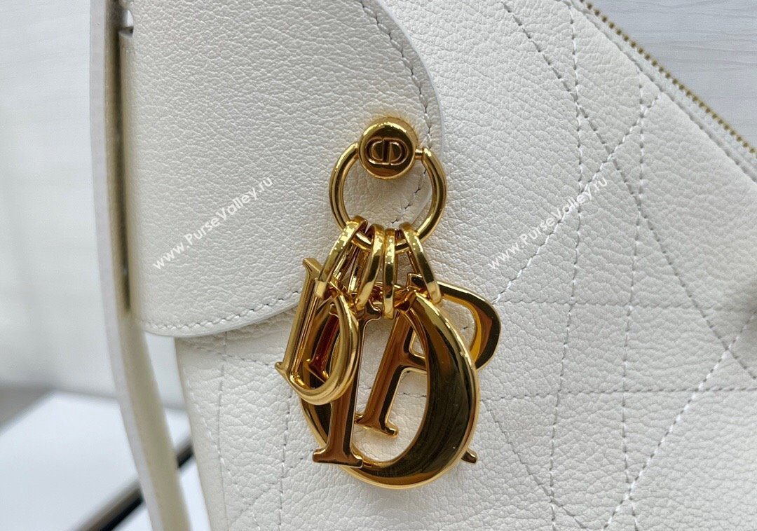 Dior Large Voyage Bag in Flat Macrocannage Grained Calfskin Leather White 2025 2847 (XXG-250929128)