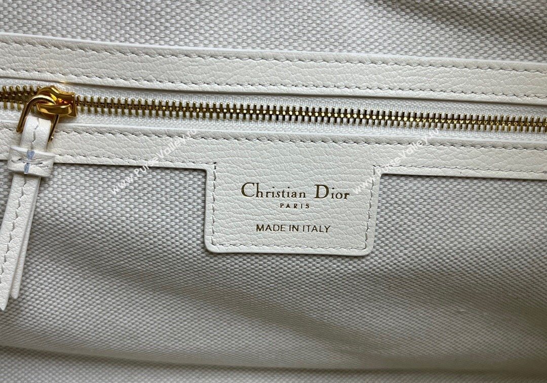 Dior Large Voyage Bag in Flat Macrocannage Grained Calfskin Leather White 2025 2847 (XXG-250929128)