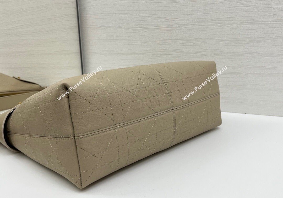 Dior Large Voyage Bag in Flat Macrocannage Grained Calfskin Leather Beige Yellow 2025 2847 (XXG-250929129)