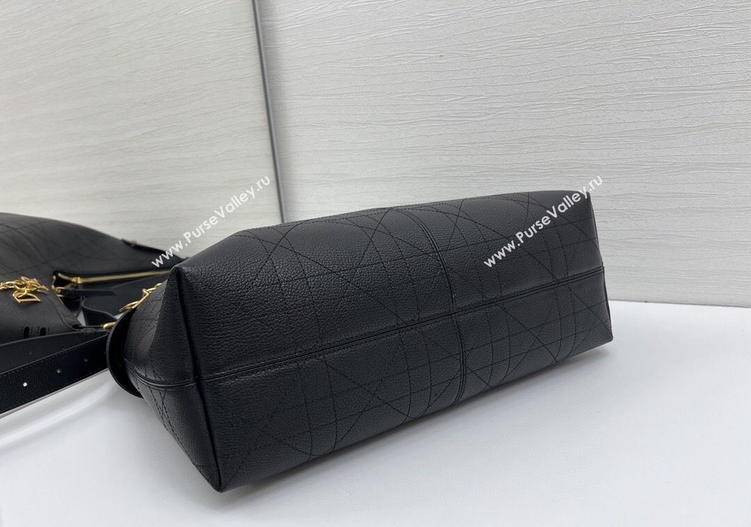 Dior Large Voyage Bag in Flat Macrocannage Grained Calfskin Leather Black 2025 2847 (XXG-250929130)