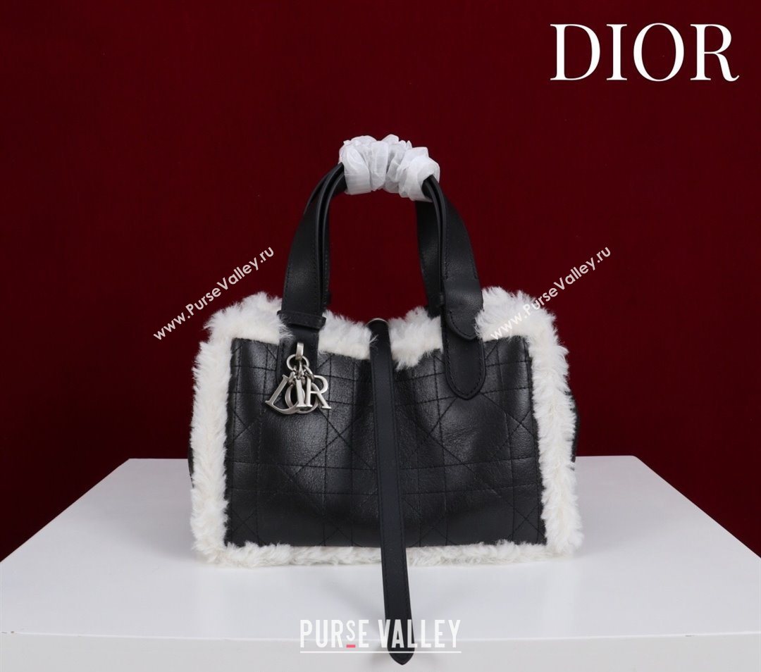 Dior DiorAlps Small Toujours Tote Bag in Black Macrocannage Crinkled Calfskin and White Merino Wool 2025 (XXG-251122041)
