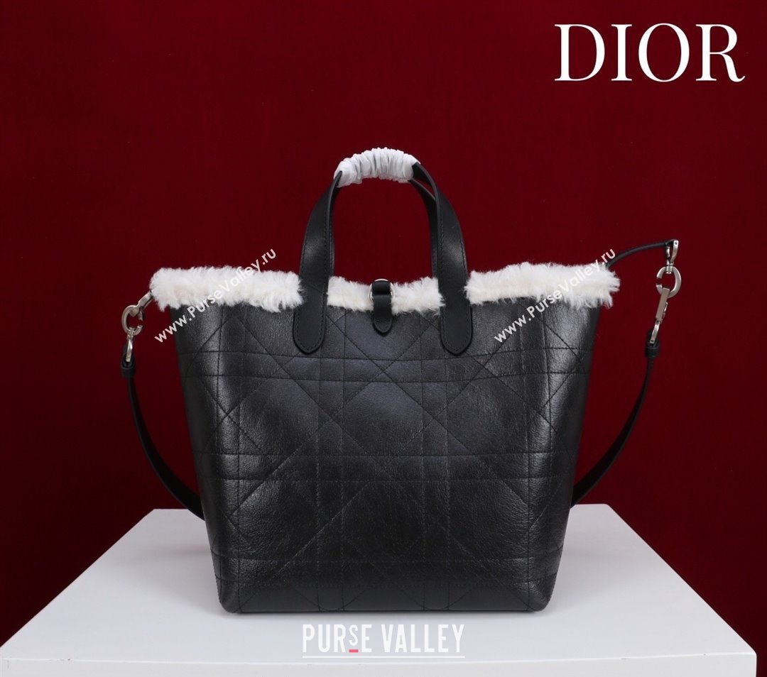 Dior DiorAlps Medium Toujours Vertical Tote Bag in Macrocannage Crinkled Calfskin and Merino Wool Black/White 2025 (XXG-25112204