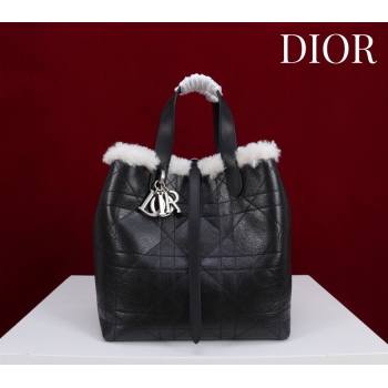 Dior DiorAlps Medium Toujours Vertical Tote Bag in Macrocannage Crinkled Calfskin and Merino Wool Black/White 2025 (XXG-25112204