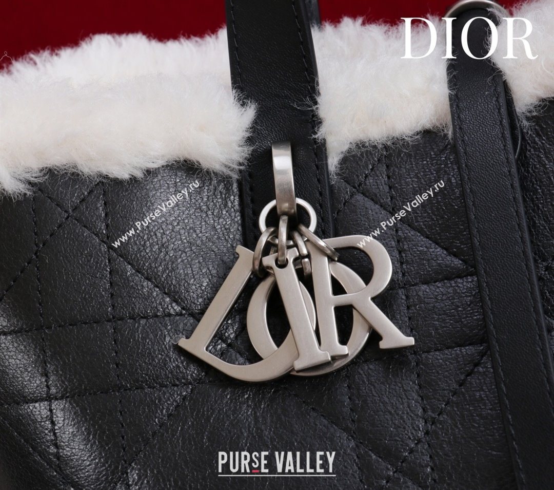 Dior DiorAlps Medium Toujours Vertical Tote Bag in Macrocannage Crinkled Calfskin and Merino Wool Black/White 2025 (XXG-25112204