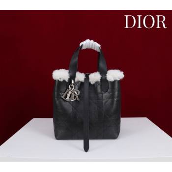 Dior DiorAlps Small Toujours Vertical Tote Bag in Macrocannage Crinkled Calfskin and Merino Wool Black/White 2025 (XXG-251122043