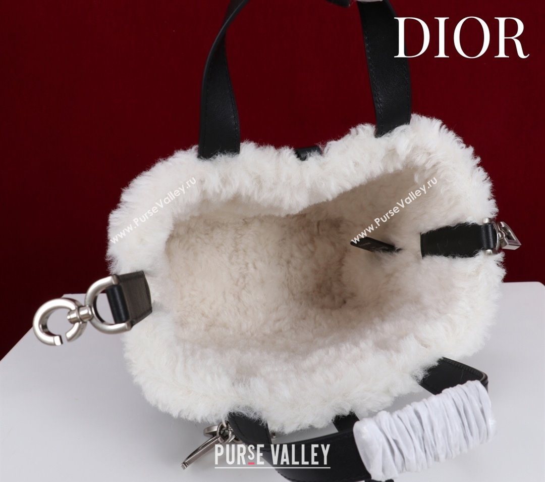 Dior DiorAlps Small Toujours Vertical Tote Bag in Macrocannage Crinkled Calfskin and Merino Wool Black/White 2025 (XXG-251122043