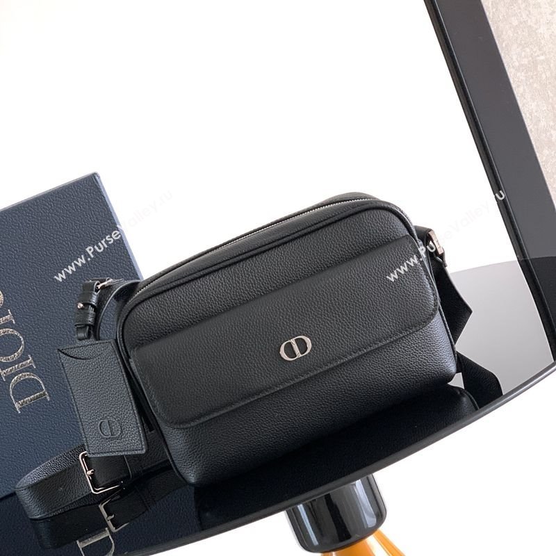 Dior Mens CD Icon Zipped Messenger Bag in Black Grained Calfskin 2025 1122 (XXG-251122038)