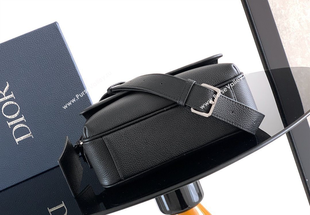Dior Mens CD Icon Zipped Messenger Bag in Black Grained Calfskin 2025 1122 (XXG-251122038)