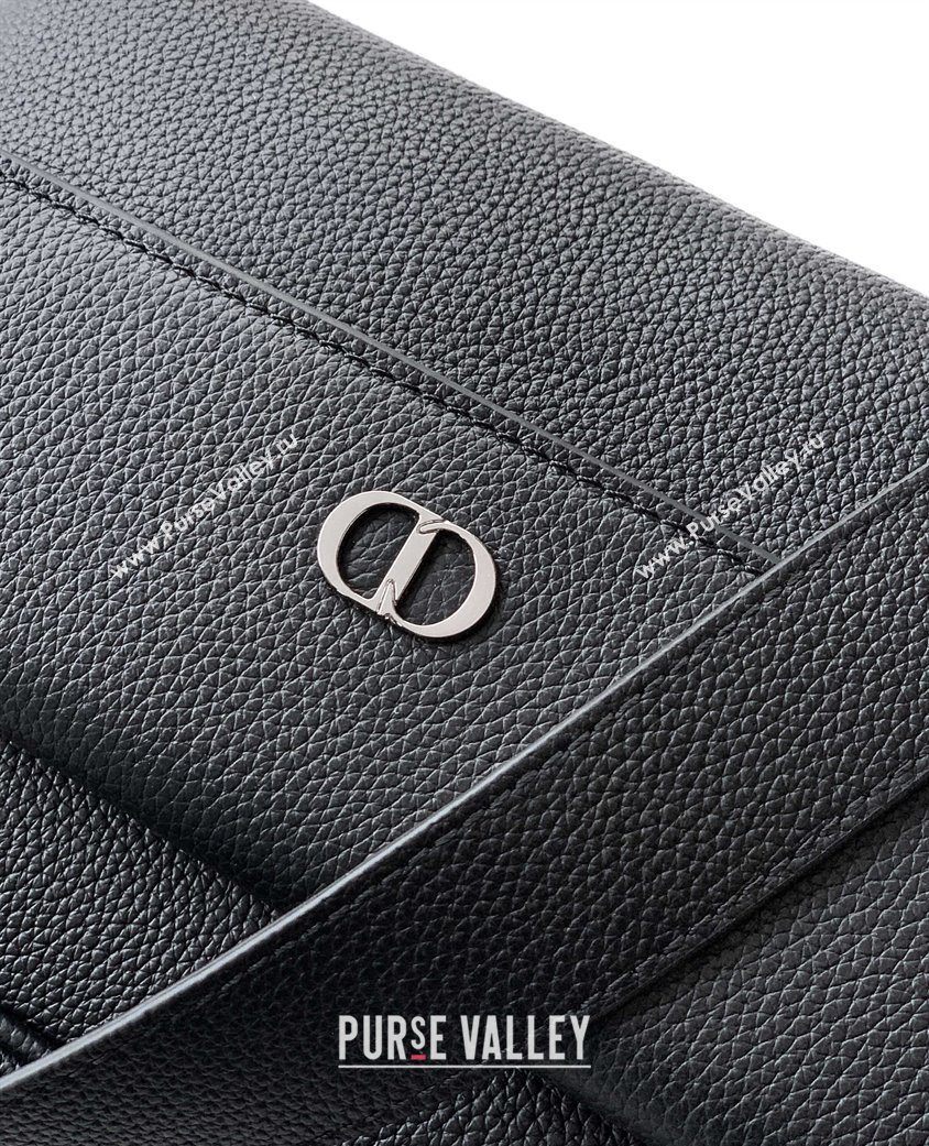 Dior Mens CD Icon Zipped Messenger Bag in Black Grained Calfskin 2025 1122 (XXG-251122038)